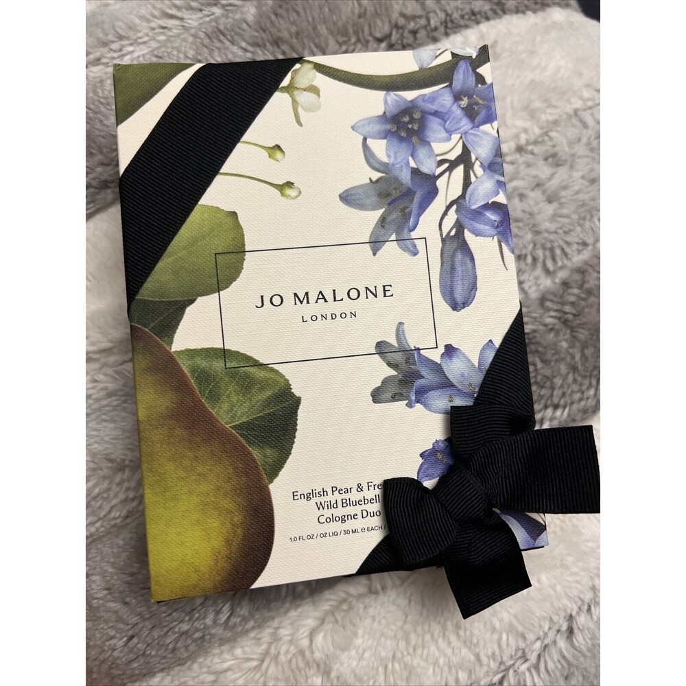 Jo Malone London Scent pairing English pear and Freesia and Wild Bluebell New